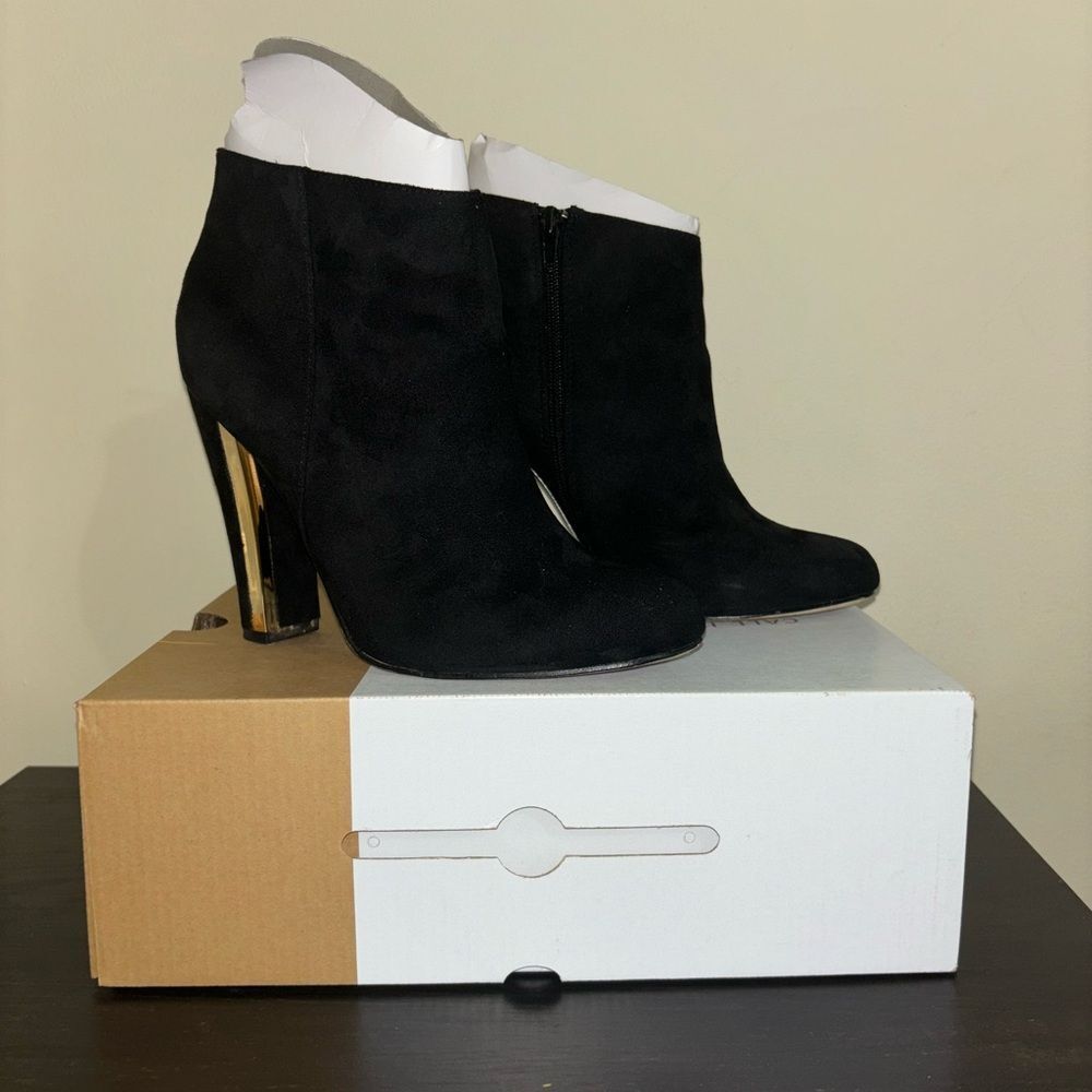 Call It Spring LoveLarwen GUC Metallic-Heel Velvet Black Boots